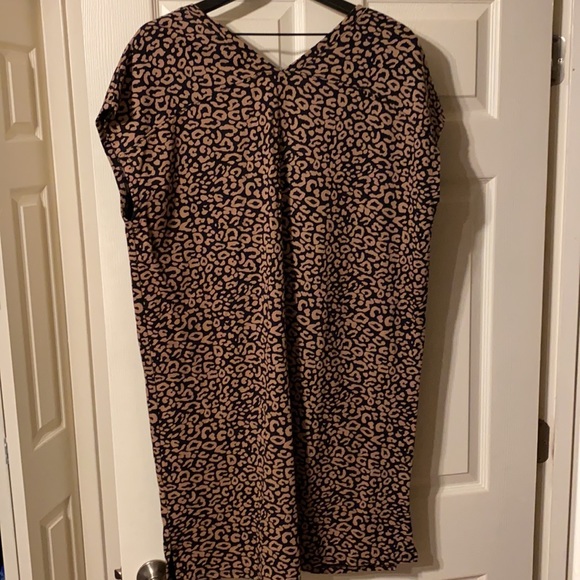 Mododoc Los Angeles v-neck dolman sleeve dress - Picture 2 of 8